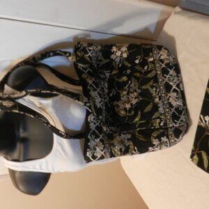 Vera Bradley, Black and white hand bag, 12Hx14Lx3W
